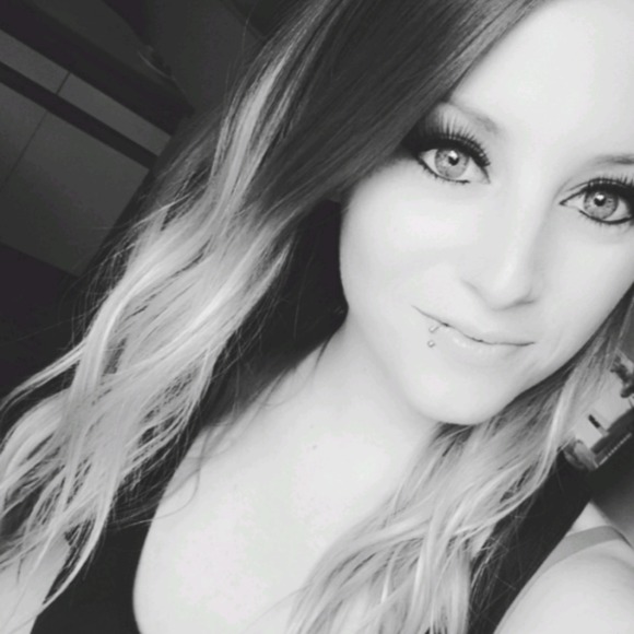 Meet your Posher, Taylor - Picture 1 of 1